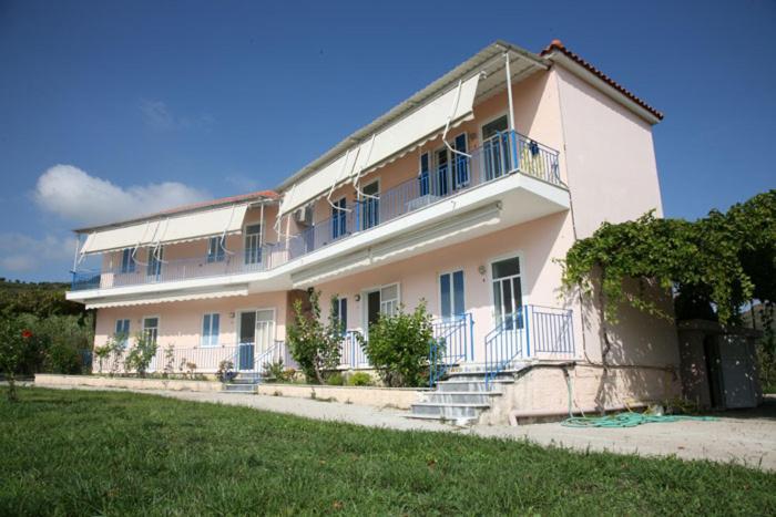 Liza Rooms Lixouri Exterior foto